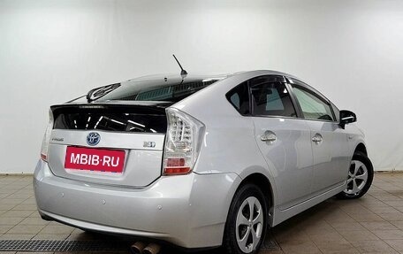 Toyota Prius, 2011 год, 850 000 рублей, 2 фотография