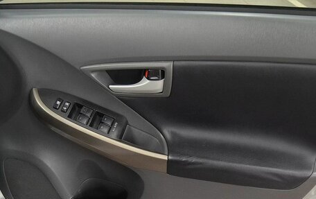 Toyota Prius, 2011 год, 850 000 рублей, 18 фотография