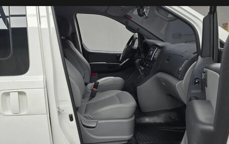 Hyundai Grand Starex Grand Starex I рестайлинг 2, 2020 год, 3 400 000 рублей, 10 фотография