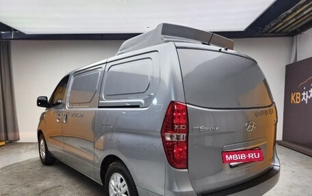 Hyundai Grand Starex Grand Starex I рестайлинг 2, 2020 год, 3 400 000 рублей, 4 фотография