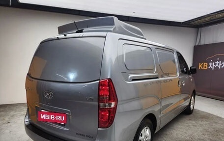 Hyundai Grand Starex Grand Starex I рестайлинг 2, 2020 год, 3 400 000 рублей, 5 фотография