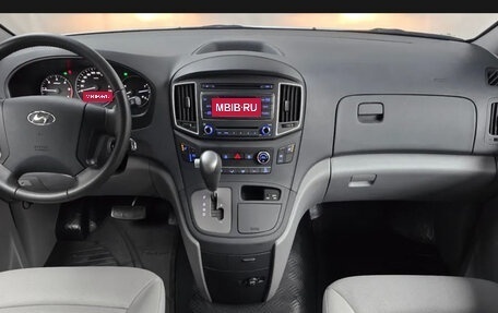 Hyundai Grand Starex Grand Starex I рестайлинг 2, 2020 год, 3 400 000 рублей, 7 фотография