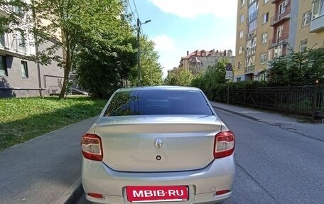 Renault Logan II, 2017 год, 600 000 рублей, 2 фотография