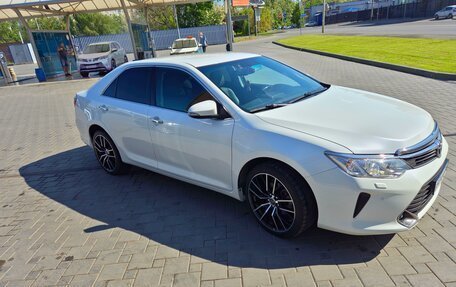Toyota Camry, 2015 год, 2 200 000 рублей, 11 фотография