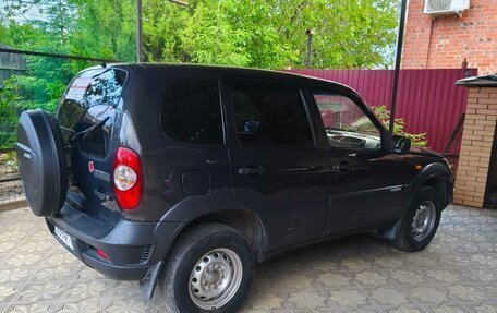 Chevrolet Niva I рестайлинг, 2010 год, 630 000 рублей, 2 фотография