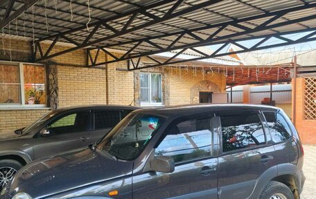 Chevrolet Niva I рестайлинг, 2010 год, 630 000 рублей, 6 фотография