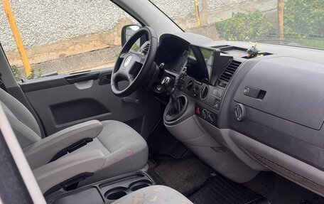 Volkswagen Transporter T5 рестайлинг, 2005 год, 900 000 рублей, 5 фотография