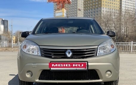 Renault Sandero I, 2011 год, 696 000 рублей, 2 фотография