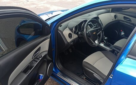 Chevrolet Cruze II, 2011 год, 890 000 рублей, 8 фотография