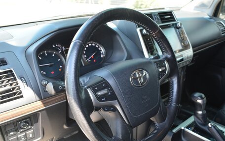 Toyota Land Cruiser Prado 150 рестайлинг 2, 2019 год, 5 500 000 рублей, 11 фотография