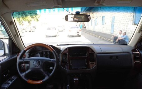 Mitsubishi Pajero III рестайлинг, 2004 год, 820 000 рублей, 10 фотография
