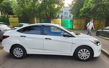 Hyundai Solaris II рестайлинг, 2015 год, 620 000 рублей, 3 фотография
