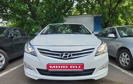 Hyundai Solaris II рестайлинг, 2015 год, 620 000 рублей, 2 фотография