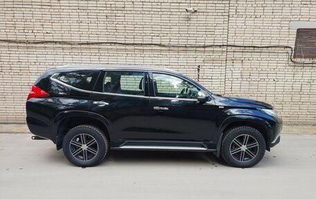 Mitsubishi Pajero Sport III рестайлинг, 2017 год, 3 000 000 рублей, 5 фотография