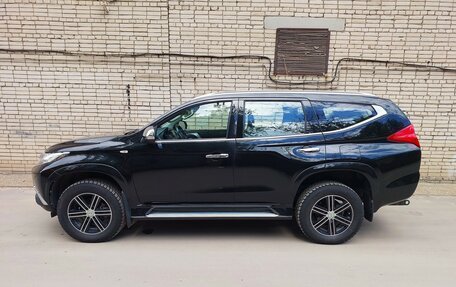 Mitsubishi Pajero Sport III рестайлинг, 2017 год, 3 000 000 рублей, 2 фотография