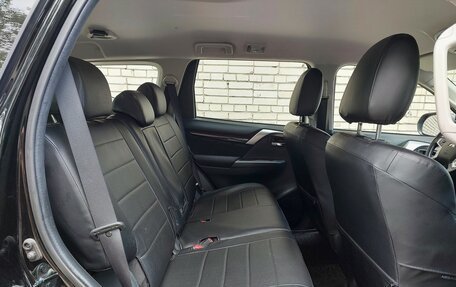 Mitsubishi Pajero Sport III рестайлинг, 2017 год, 3 000 000 рублей, 7 фотография