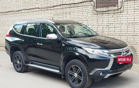 Mitsubishi Pajero Sport III рестайлинг, 2017 год, 3 000 000 рублей, 6 фотография