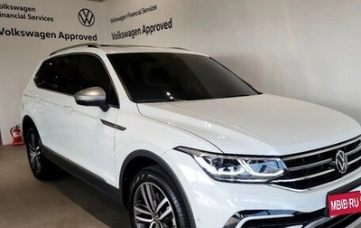 Volkswagen Tiguan II, 2022 год, 2 600 000 рублей, 1 фотография