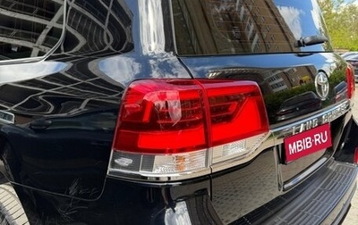 Toyota Land Cruiser 200, 2017 год, 5 790 000 рублей, 1 фотография