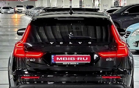 Volvo V60 II, 2022 год, 3 200 000 рублей, 3 фотография
