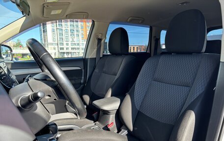 Mitsubishi Outlander III рестайлинг 3, 2015 год, 1 705 000 рублей, 10 фотография