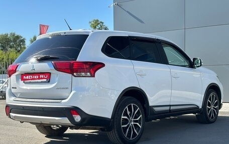 Mitsubishi Outlander III рестайлинг 3, 2015 год, 1 705 000 рублей, 5 фотография