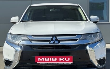 Mitsubishi Outlander III рестайлинг 3, 2015 год, 1 705 000 рублей, 2 фотография