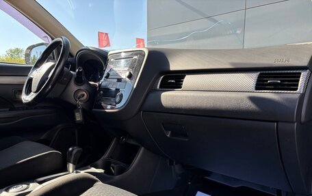 Mitsubishi Outlander III рестайлинг 3, 2015 год, 1 705 000 рублей, 16 фотография