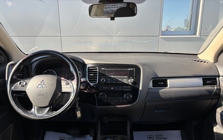 Mitsubishi Outlander III рестайлинг 3, 2015 год, 1 705 000 рублей, 19 фотография