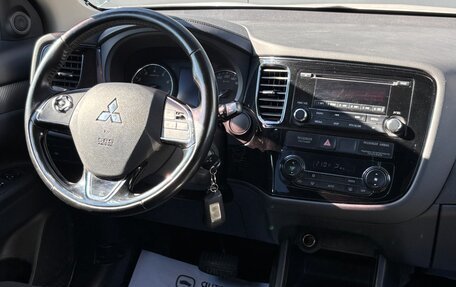 Mitsubishi Outlander III рестайлинг 3, 2015 год, 1 705 000 рублей, 20 фотография