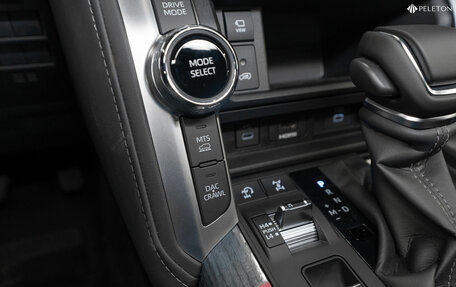 Toyota Land Cruiser, 2025 год, 13 390 000 рублей, 28 фотография