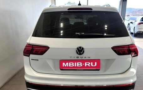 Volkswagen Tiguan II, 2022 год, 2 600 000 рублей, 4 фотография
