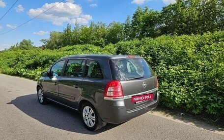 Opel Zafira B, 2011 год, 790 000 рублей, 2 фотография