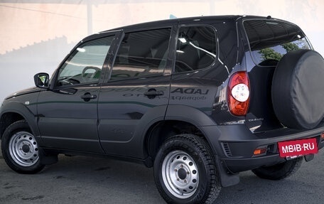 Chevrolet Niva I рестайлинг, 2018 год, 850 000 рублей, 4 фотография