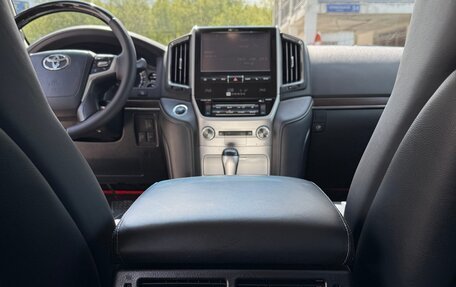 Toyota Land Cruiser 200, 2017 год, 5 790 000 рублей, 12 фотография