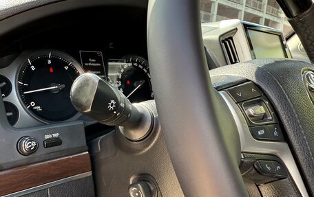 Toyota Land Cruiser 200, 2017 год, 5 790 000 рублей, 20 фотография