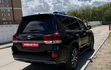 Toyota Land Cruiser 200, 2017 год, 5 790 000 рублей, 28 фотография