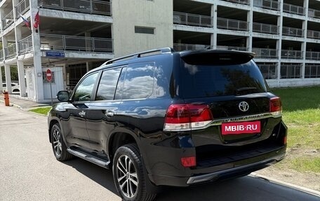 Toyota Land Cruiser 200, 2017 год, 5 790 000 рублей, 30 фотография