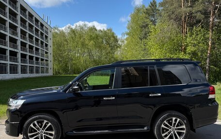 Toyota Land Cruiser 200, 2017 год, 5 790 000 рублей, 32 фотография