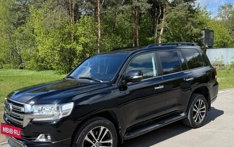 Toyota Land Cruiser 200, 2017 год, 5 790 000 рублей, 31 фотография