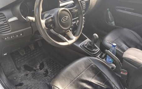 KIA Rio IV, 2017 год, 950 000 рублей, 9 фотография