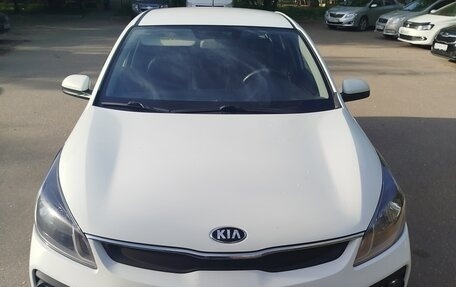 KIA Rio IV, 2017 год, 950 000 рублей, 2 фотография