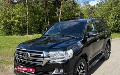 Toyota Land Cruiser 200, 2017 год, 5 790 000 рублей, 34 фотография