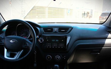 KIA Rio III рестайлинг, 2013 год, 795 000 рублей, 10 фотография
