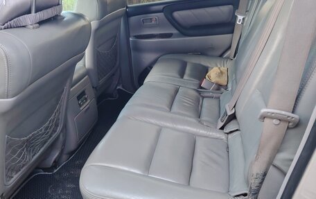 Toyota Land Cruiser 100 рестайлинг 2, 2004 год, 1 850 000 рублей, 12 фотография