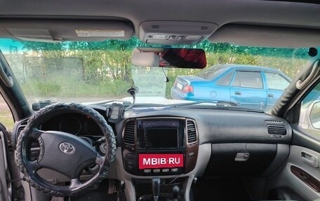 Toyota Land Cruiser 100 рестайлинг 2, 2004 год, 1 850 000 рублей, 8 фотография