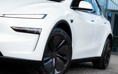 Tesla Model Y I, 2025 год, 9 200 000 рублей, 10 фотография