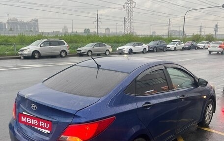 Hyundai Solaris II рестайлинг, 2015 год, 350 000 рублей, 3 фотография