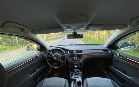 Skoda Superb III рестайлинг, 2012 год, 960 000 рублей, 25 фотография