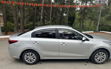 KIA Rio IV, 2018 год, 1 590 000 рублей, 6 фотография